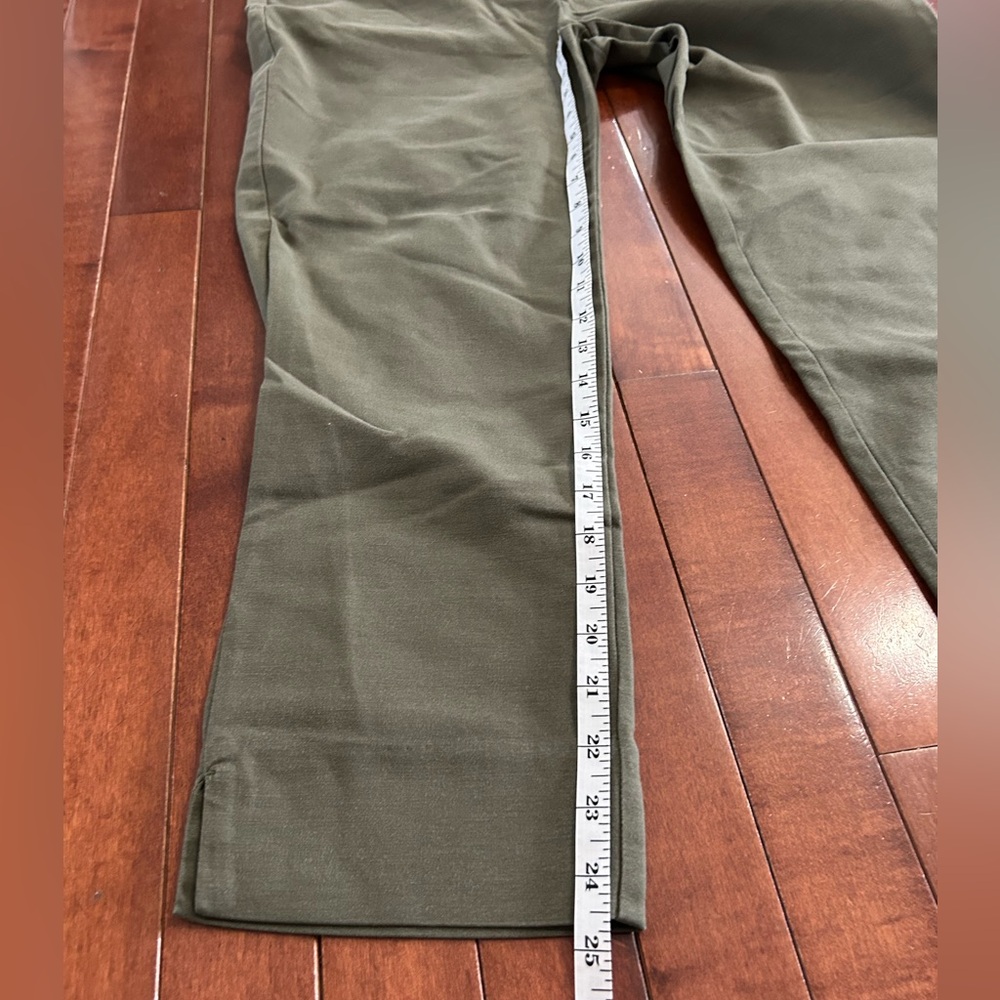 LOFT The Riviera Pant Marisa Olive Green Capri Pants Size 6 - Picture 6 of 10